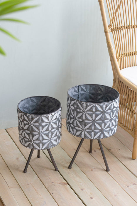 Metal Planter Stand, Round Farmhouse Planter (Set of 2) - Galvanized Gray